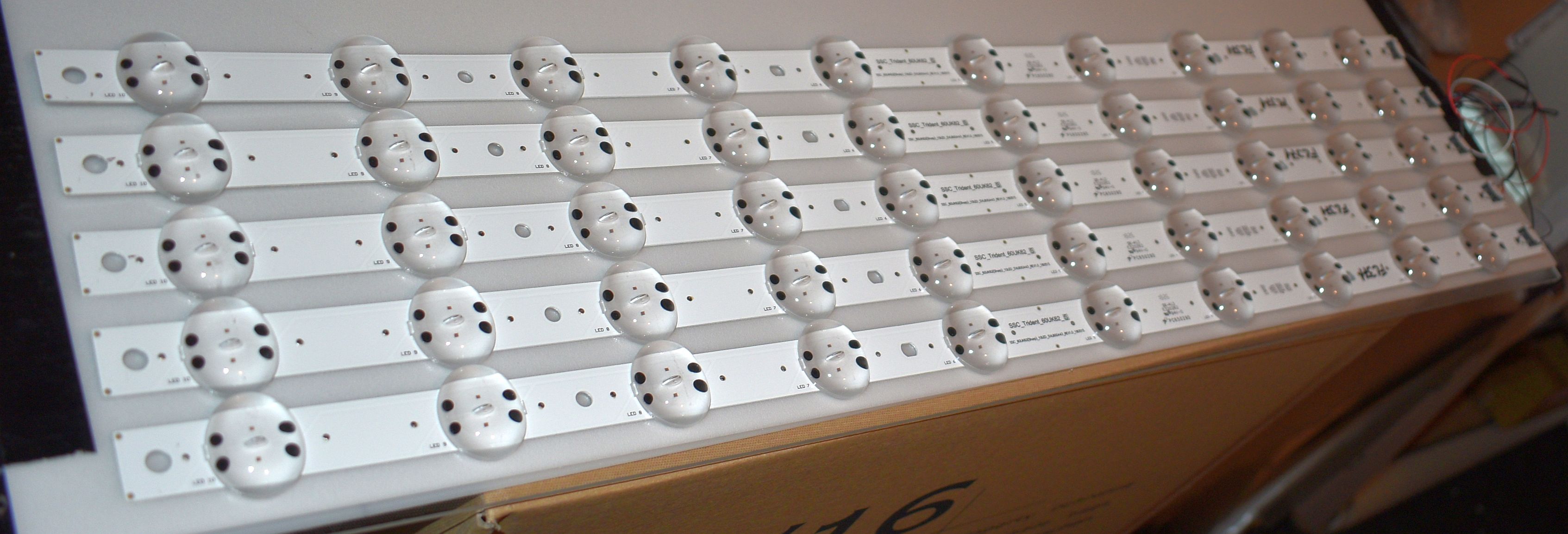SSC_60UK62(Sharp)_10LED_SVL600A43_REV1.0_180515 - pozitia FL371 FL372