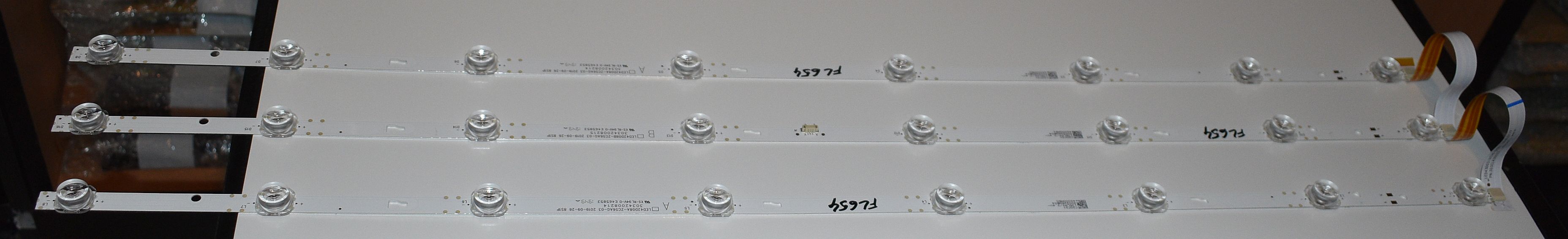 LED42D08A-ZC56AG-03 + LED42D08B-ZC56AG-03 - pozitia FL654