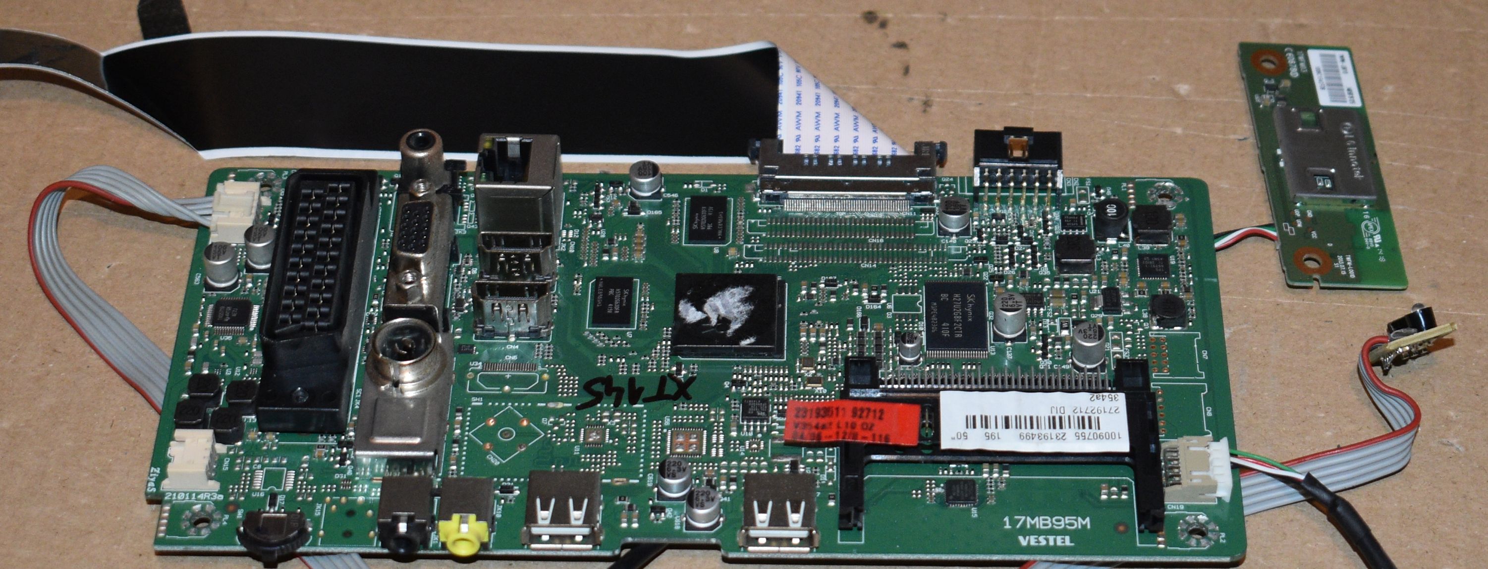 17MB95M SMART - conector LVDS FHD metalic LG - pozitia XT145